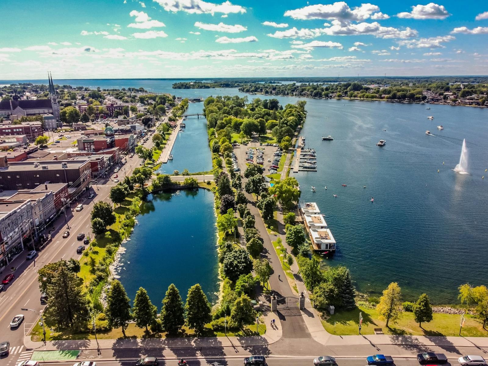 Vue aérienne du quartier Le Havre Urbain et du lac Saint-François